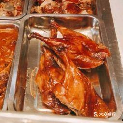 爆料谁抢烤鸭吃视频播放,网络爆红“烤鸭争夺战”视频背后的真相